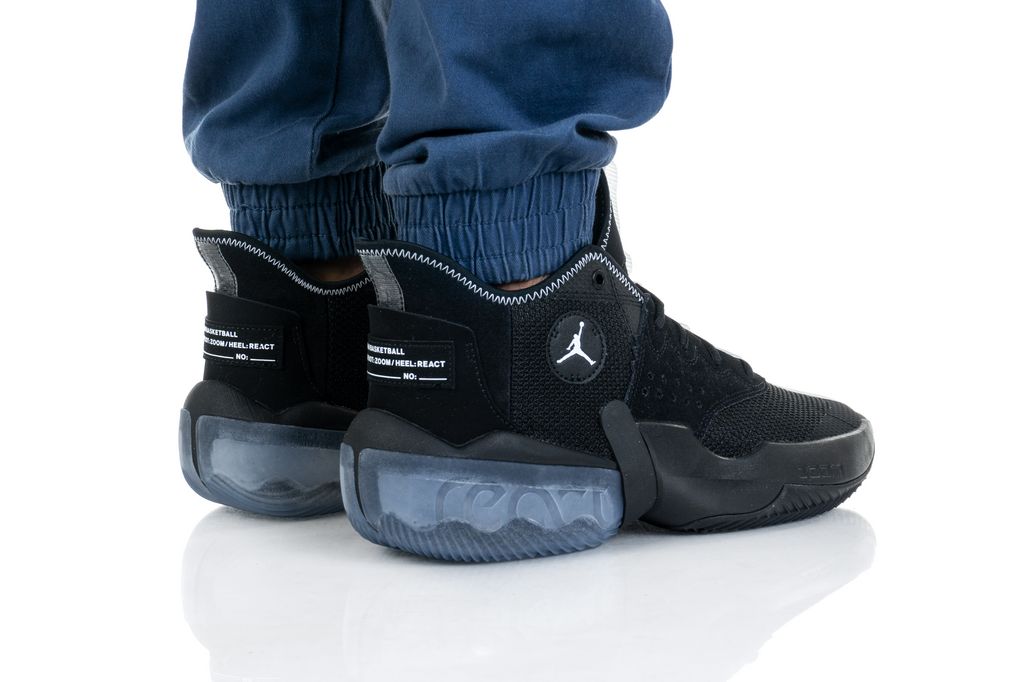 black jordan react elevation