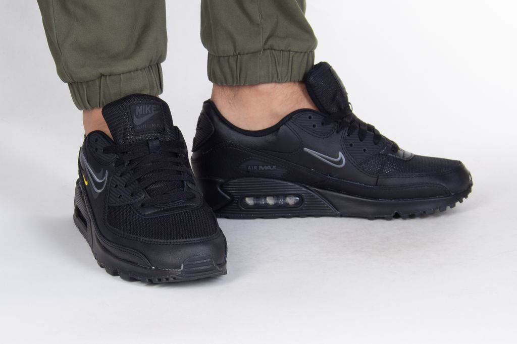 air max 90 black on feet